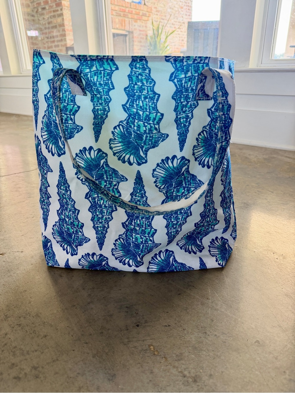 Lilly Pulitzer Blue & Teal Shell-Print Tote Beach Bag - Picture 4 of 5
